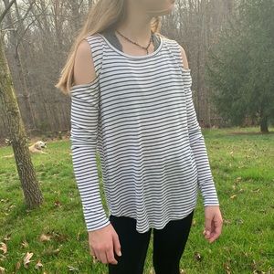 BARLEY WORN Hollister sweater